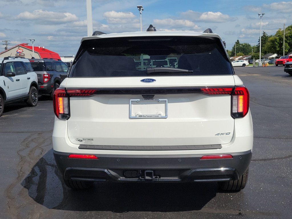 New 2026 Ford Explorer ST-Line w/ ST-Line Street Pack AWD/4WD image 5