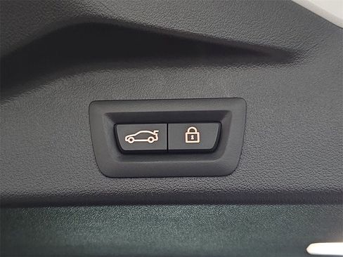 Used 2023 BMW X5 xDrive40i w/ M Sport Package image 16