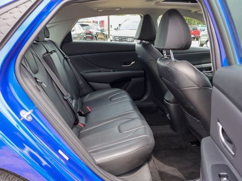 Used 2025 Hyundai Elantra Limited FWD image 10