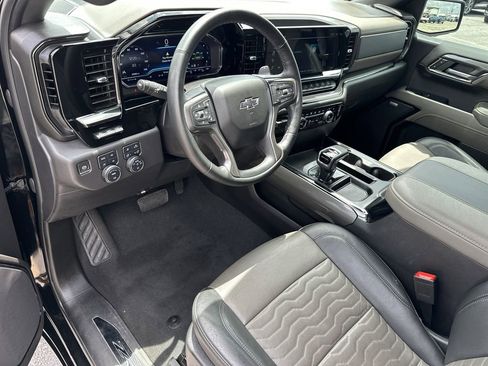 Used 2023 Chevrolet Silverado 1500 ZR2 w/ Technology Package AWD/4WD image 10
