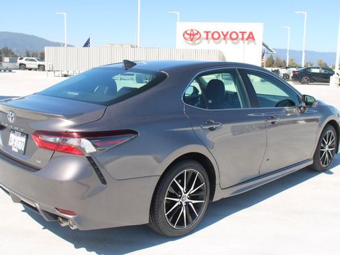 Certified 2024 Toyota Camry SE FWD image 3