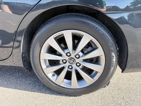 Used 2017 Toyota Camry XLE FWD image 36