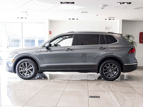 Used 2022 Volkswagen Tiguan SE AWD/4WD image 6