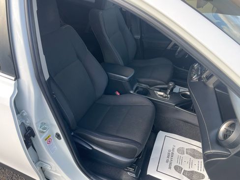 Used 2014 Toyota RAV4 XLE image 28