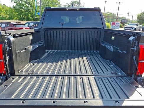Used 2024 Toyota Tacoma TRD Sport AWD/4WD image 27