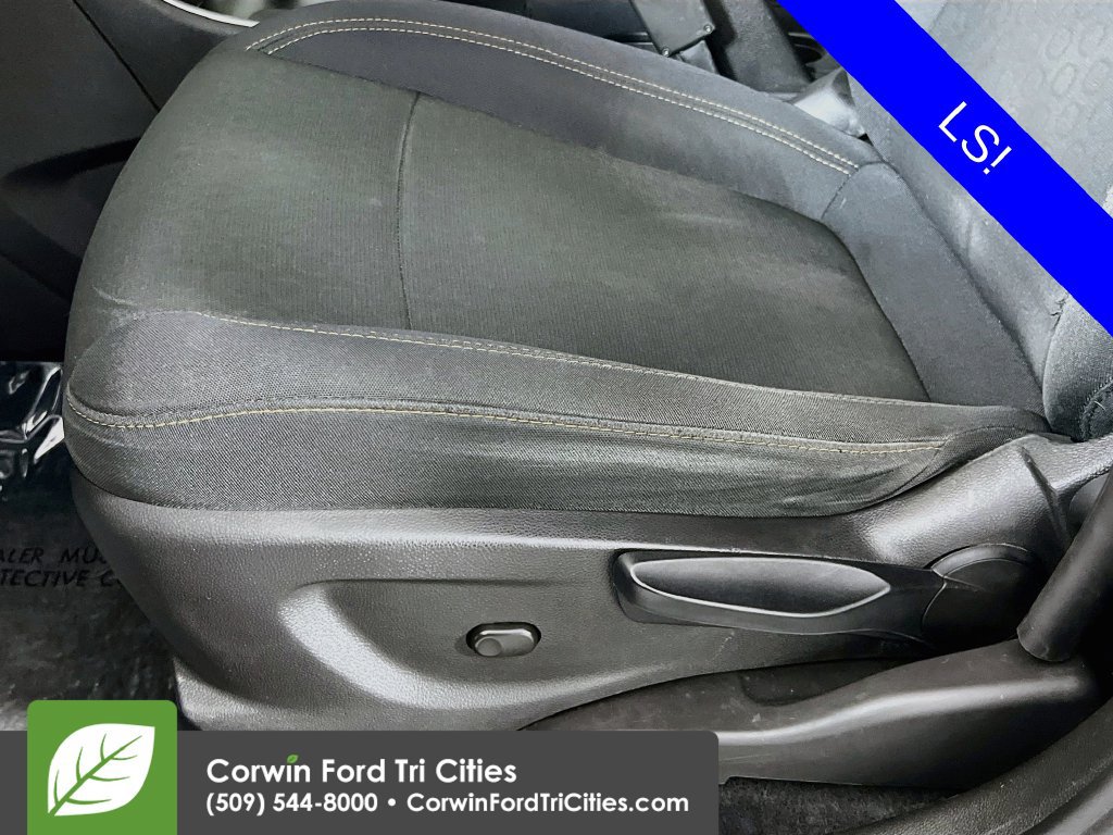 Used 2020 Chevrolet Trax LS w/ Tint and Cruise Package AWD/4WD image 21