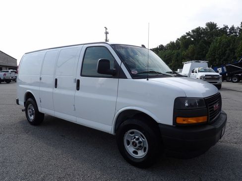 Used 2022 GMC Savana 2500 RWD image 10