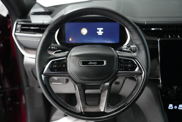 Used 2023 Jeep Grand Cherokee Overland w/ Adv Protech Group III AWD/4WD image 14