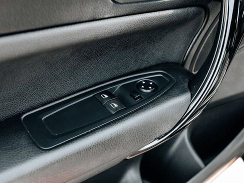 Used 2017 BMW 230i Coupe RWD image 19