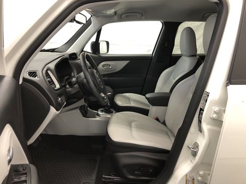 Used 2022 Jeep Renegade Limited image 11