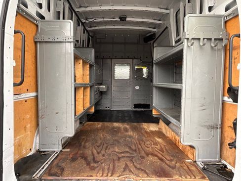 Used 2020 Nissan NV 2500 SV image 17