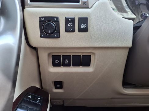 Used 2018 Lexus GX 460 Premium w/ Premium Package AWD/4WD image 32