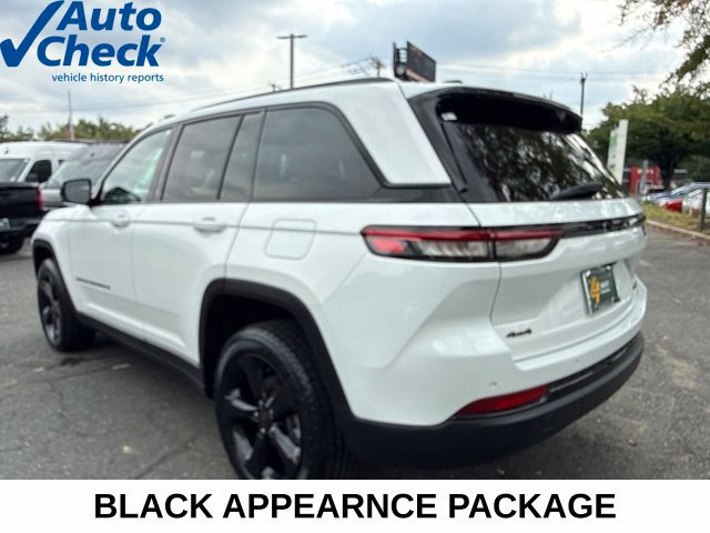 Used 2023 Jeep Grand Cherokee Limited w/ Black Appearance Package AWD/4WD image 19