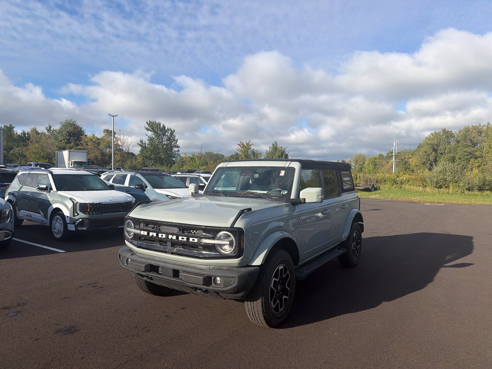 Used 2021 Ford Bronco Outer Banks AWD/4WD image 2