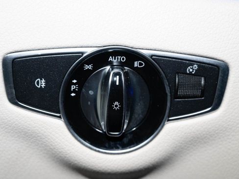 Used 2018 Mercedes-Benz E 300 image 18