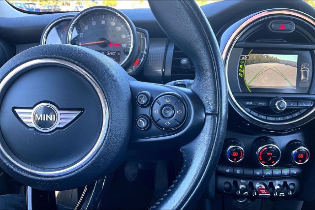 Used 2018 MINI Cooper 2-Door Hardtop FWD image 9