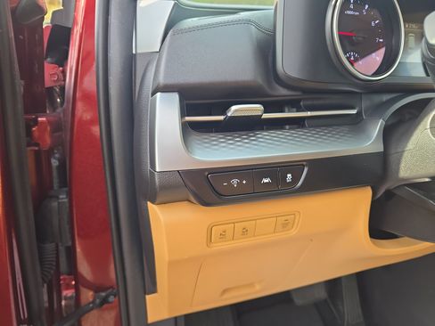 Used 2024 Kia Carnival LX FWD image 14