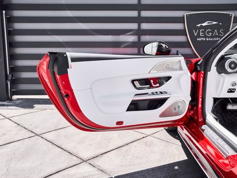 Used 2026 Mercedes-Benz Maybach SL 680 image 31