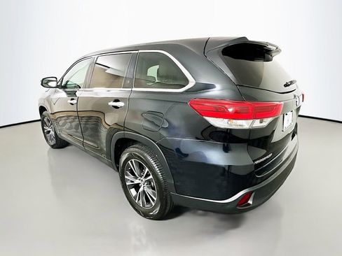 Used 2019 Toyota Highlander LE image 7