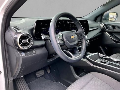 Used 2026 Chevrolet Equinox LT FWD image 14