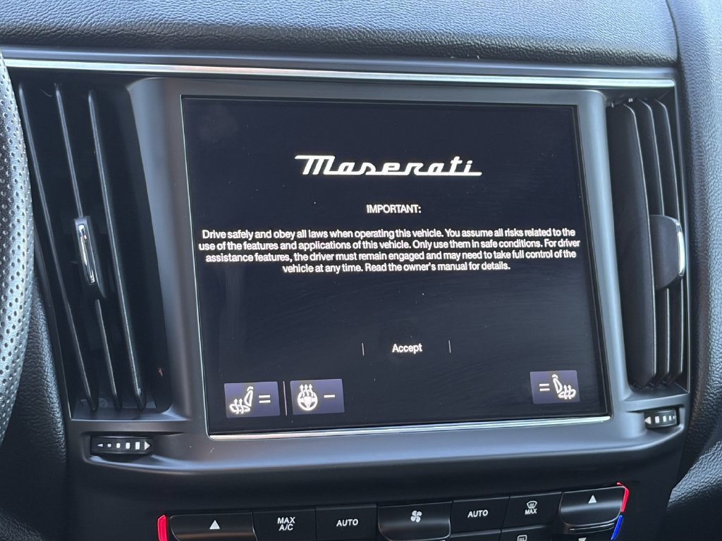 Used 2023 Maserati Levante GT AWD/4WD image 14