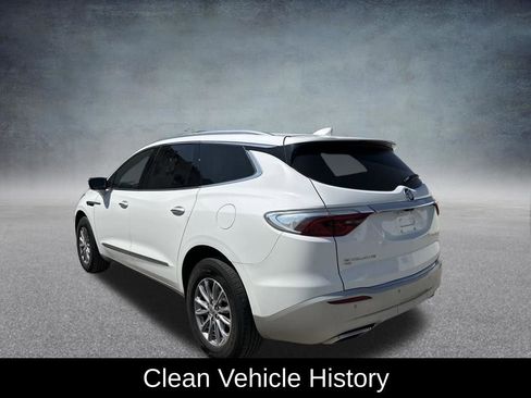 Used 2024 Buick Enclave Premium image 3