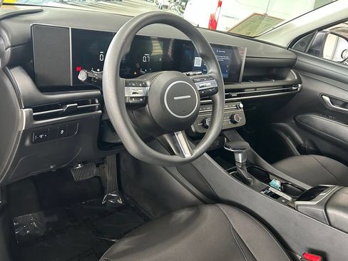 Used 2025 Hyundai Tucson SE FWD image 11
