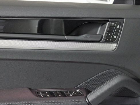 Used 2025 Porsche Cayenne Coupe image 16