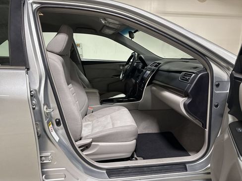 Used 2017 Toyota Camry LE FWD image 21