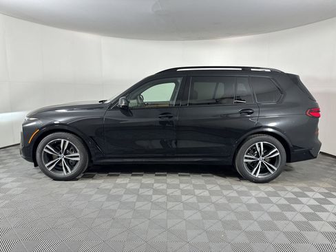 Used 2026 BMW X7 xDrive40i w/ M Sport Package image 2
