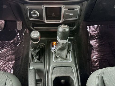 Used 2020 Jeep Wrangler Unlimited Sport image 38