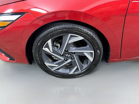 Used 2025 Hyundai Elantra Limited FWD image 8