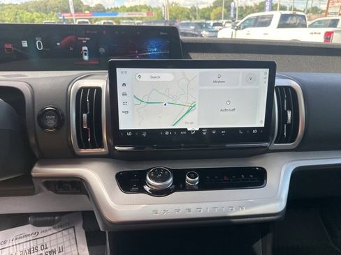 New 2025 Ford Expedition Active image 22