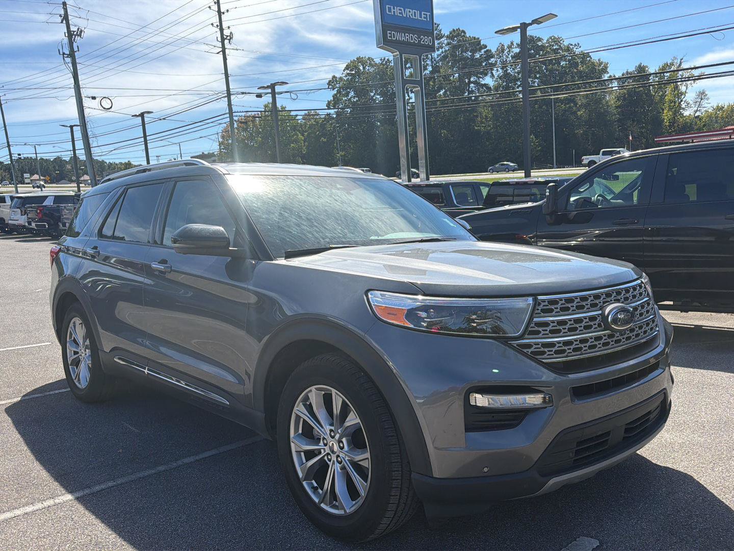Used 2021 Ford Explorer Limited w/ Equipment Group 301A RWD image 4