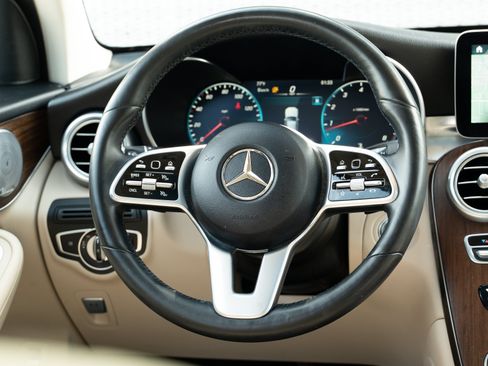 Used 2020 Mercedes-Benz GLC 300 4MATIC image 9