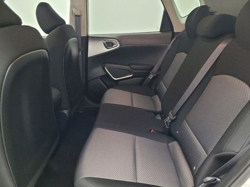 Used 2025 Kia Soul LX w/ LX Technology Package image 18