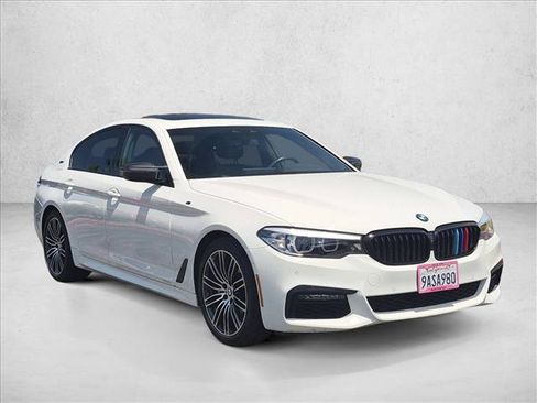 Used 2019 BMW 530e w/ M Sport Package RWD image 3