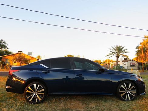 Used 2021 Nissan Altima 2.5 SR image 9