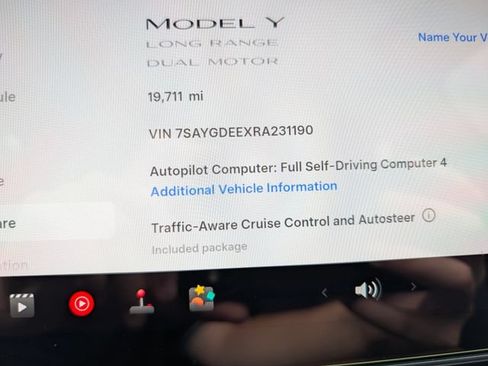 Used 2024 Tesla Model Y Long Range AWD/4WD image 22