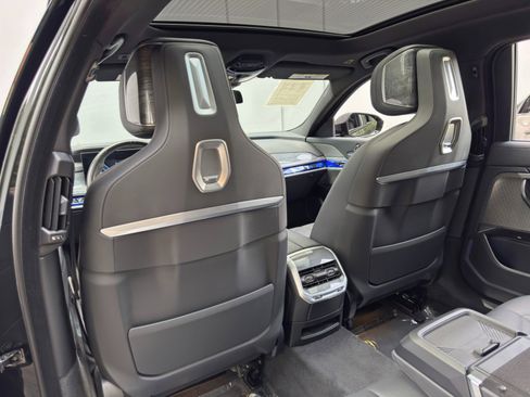 Used 2023 BMW 740i RWD image 40