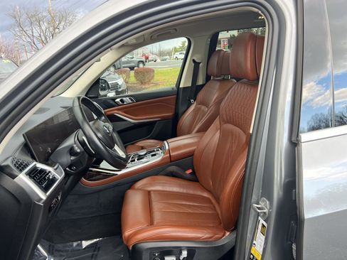 Used 2023 BMW X7 xDrive40i w/ Premium Package image 13