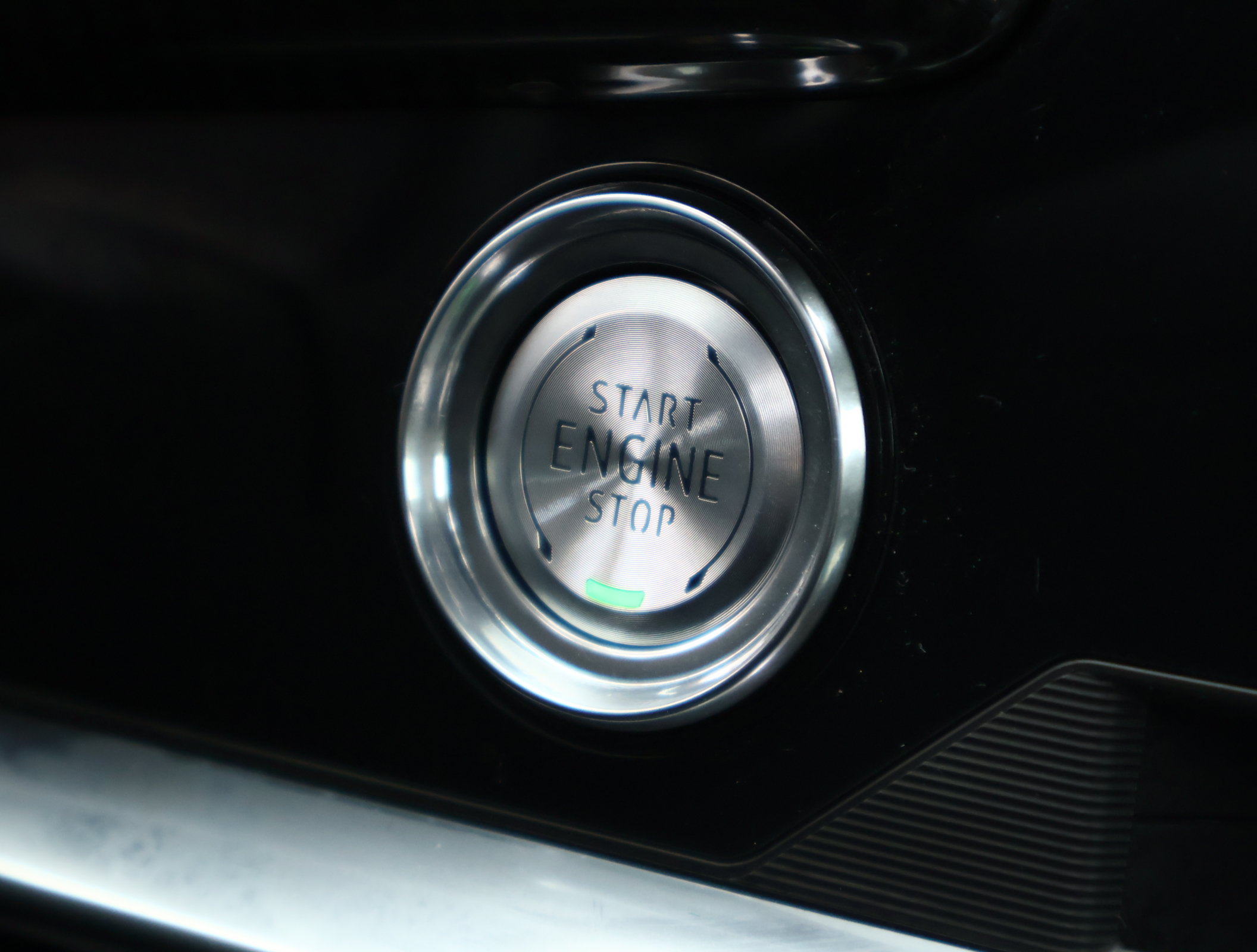 Used 2021 Chevrolet Corvette Stingray Premium Cpe w/ Engine Appearance Package RWD image 21