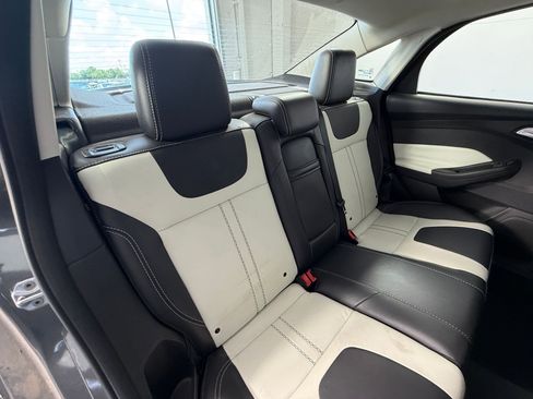 Used 2014 Ford Focus Titanium FWD image 33