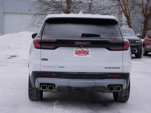 Used 2025 GMC Acadia Elevation w/ Elevation Premium Package image 6