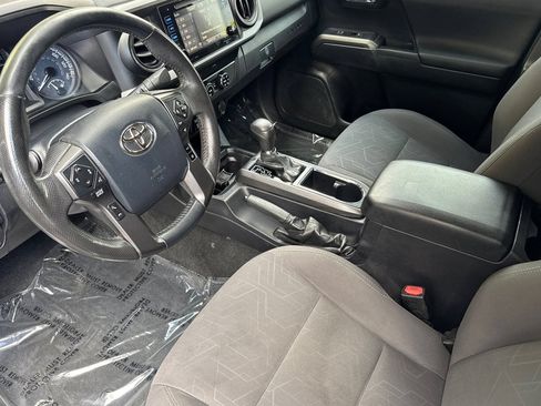 Used 2019 Toyota Tacoma TRD Off-Road w/ Technology Package RWD image 11