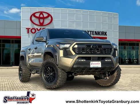 Used 2026 Toyota Tacoma TRD Off-Road AWD/4WD image 1