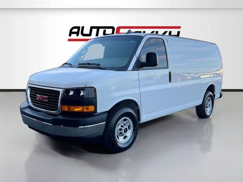 Used 2024 GMC Savana 2500 w/ Driver Convenience Package image 3