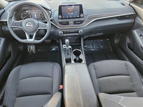 Used 2024 Nissan Altima 2.5 SV FWD image 16