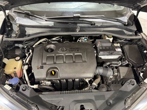 Used 2019 Toyota C-HR XLE FWD image 37