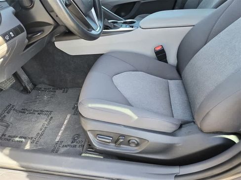 Used 2022 Toyota Camry LE image 17